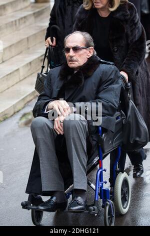 Nicolas Sarkozys Vater, Pal Sarkozy de Nagy-Bocsa, nahm am 18. Dezember 2017 an der Beerdigung von Andree Sarkozy alias Dadue, Mutter des ehemaligen französischen Präsidenten Nicolas Sarkozy, in der Kirche Saint-Jean-Baptiste in Neuilly-Sur-seine, Frankreich, Teil. Foto von ABACAPRESS.COM Stockfoto