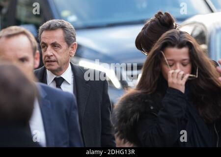 Nicolas Sarkozy nimmt an der Beerdigung von Andree Sarkozy aka Dadue, Mutter des ehemaligen französischen Präsidenten Nicolas Sarkozy, in der Saint-Jean-Baptiste Kirche in Neuilly-Sur-seine, Frankreich, am 18. Dezember 2017 Teil. Foto von ABACAPRESS.COM Stockfoto