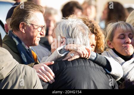 Verwandte während der Beerdigung von Andree Sarkozy aka Dadue, Mutter des ehemaligen französischen Präsidenten Nicolas Sarkozy, in der Saint-Jean-Baptiste Kirche in Neuilly-Sur-seine, Frankreich am 18. Dezember 2017. Foto von ABACAPRESS.COM Stockfoto