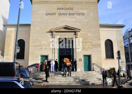 Atmosphäre während der Beerdigung von Andree Sarkozy aka Dadue, Mutter des ehemaligen französischen Präsidenten Nicolas Sarkozy, in der Saint-Jean-Baptiste Kirche in Neuilly-Sur-seine, Frankreich am 18. Dezember 2017. Foto von ABACAPRESS.COM Stockfoto