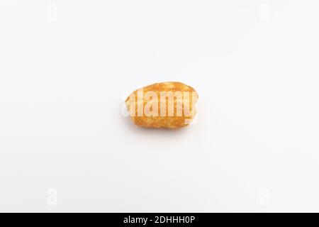 Brauner Reiskracker auf weißem Hintergrund Stockfoto