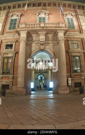 Pinacoteca di Brera, sehr wichtige öffentliche Galerie der italienischen Kunst.Brera Bezirk Nachts in der Innenstadt von Mailand Stockfoto