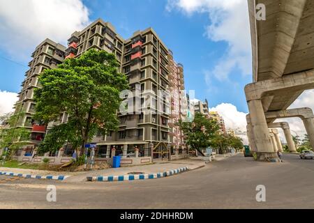 Stadt im Bau Überführung mit Wohngebäuden in New Town Rajarhat Gebiet Kalkutta Stockfoto