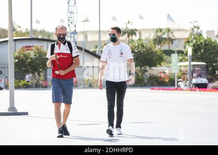 Abu Dhabi, Vereinigte Arabische Emirate. Dezember 2020. Abu Dhabi, VAE. Dezember 2020. KUBICA Robert (pol), Reservefahrer von Alfa Romeo Racing ORLEN, VANDOORNE Stoffel (bel), Reservefahrer von Mercedes AMG F1 GP, Portrait während des Formel 1 Etihad Airways Abu Dhabi Grand Prix 2020, vom 11. Bis 13. Dezember 2020 auf dem Yas Marina Circuit, In Abu Dhabi - Foto Antonin Vincent/DPPI/LM Credit: Gruppo Editoriale LiveMedia/Alamy Live News Stockfoto