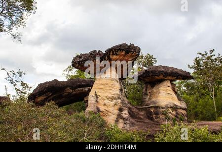 Die Sao Chaliang Felsschnitzereien im Pha Taem Nationalpark In der Provinz Ubon Ratchathan Thailand Asien Stockfoto