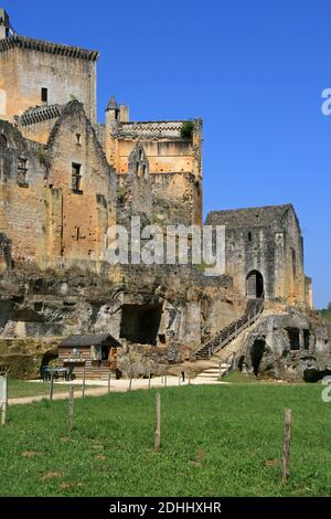 Ruine mittelalterliche Burg (commarque) in les eyzies-de-tayac-sireuil in frankreich Stockfoto