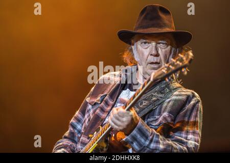 MEMPHIS, TN, VEREINIGTE STAATEN - Apr 30, 2016: Neil Young tritt beim Beale Street Music Festival in Memphis, Tennessee auf Stockfoto