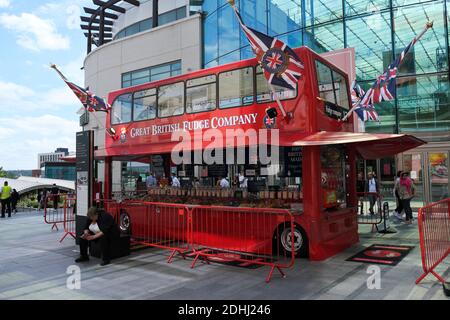 Red Bus der Great British Fudge Company im Bull Ring Einkaufszentrum Birmingham England Großbritannien Stockfoto