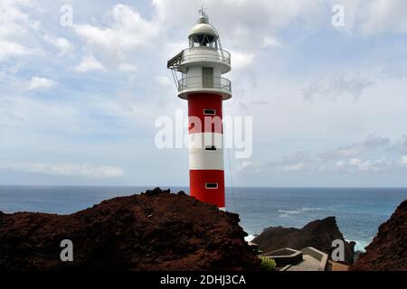 Spanien, Kanarische Inseln, Teneriffa, Leuchtturm Faro de Teno Stockfoto