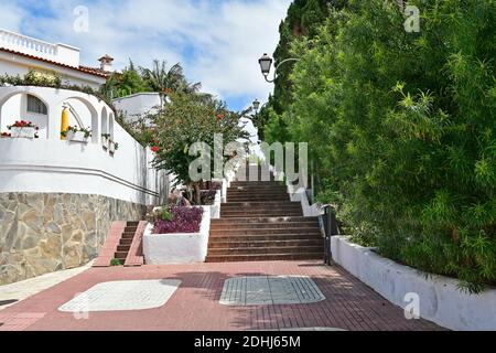 Spanien, Kanarische Inseln, Teneriffa, Fussweg mit Laternen vom Stadtzentrum in Puerto de la Cruz Stockfoto