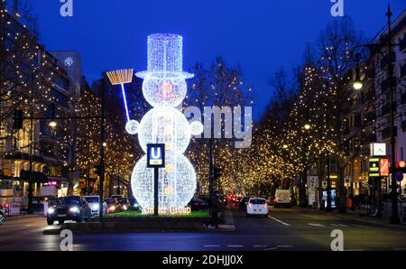 Weihnachtsbeleuchtung am Kurfürstendamm, Berlin Stockfoto