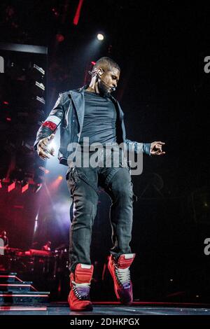 Frederiksberg, Dänemark. Februar 2015. Der amerikanische Sänger und Danser Usher spielt ein Live-Konzert im Forum in Frederiksberg, Kopenhagen. (Foto: Gonzales Photo - Lasse Lagoni). Stockfoto