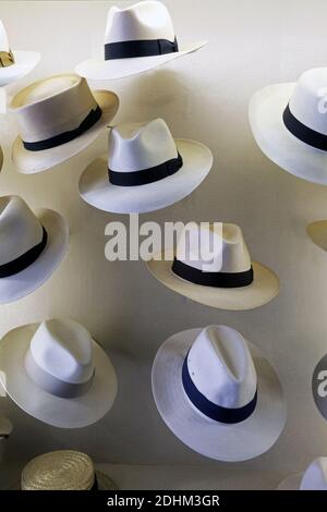 Lock & Co Hatters ist der älteste Hutmacher der Welt in St. James, London, Großbritannien. Stockfoto