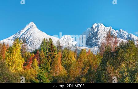 Nationalpark und Koncista Gipfel (2494m) Symbol Gipfel der Slowakei in der Hohen Tatra, Slowakei Stockfoto