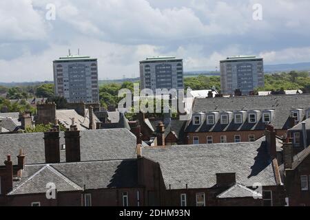 Ayr, Ayrshire, Schottland, Großbritannien. Erhöhte Aussicht auf Ayr und die Umgebung vom St. Johns Tower, dem Ort des ersten schottischen Parlaments. In der Ferne sind drei Hochhäuser zu sehen. Jetzt abgerissen Stockfoto