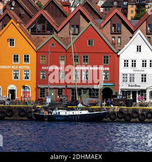 Segelboot Boss am Bryggen Kai im Hafen von Bergen, Norwegen Stockfoto