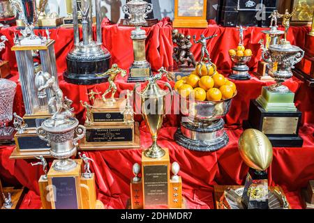 Tuscaloosa Alabama, Paul W. Bear Bryant Museum, Trainer University of Alabama College Football, Trophäen im Koffer,