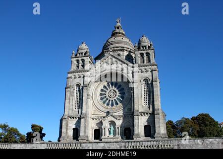 Basilika des Heiligen Herzens Jesu, in Viana do Castelo, Nordportugal. Diese Basilika hat einen spektakulären Panoramablick auf die Stadt, 200m unten Stockfoto