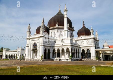 Die Zahir Moschee (Malaiisch: Masjid Zahir) ist eine Moschee in Alor Setar, Kedah, Malaysia, und die staatliche Moschee des Staates Kedah. Die Zahir Moschee ist eine Stockfoto