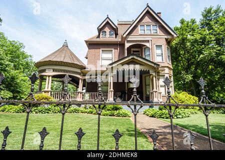 Alabama Decatur Rundgang Old Decatur New Albany Historic District, viktorianisches Haus aus schmiedeeisernem Zaun, Stockfoto