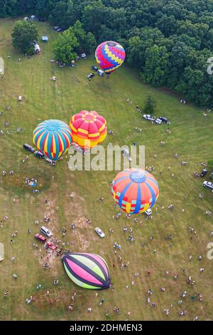 Alabama Decatur Alabama Jubilee Heißluftballon Classic, Point Mallard Park Luftballons jährliche Ansicht von Gondelantenne, Stockfoto
