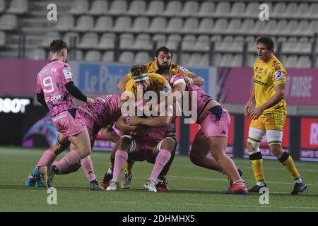 Paris, Frankreich. Dezember 2020. Stade Francais Flanker CHARLIE FRANCOZ in Aktion während des European Challenge Rugby Cup Tag 1 zwischen Stade Francais und Benetton Rugby Trevise im Jean Bouin Stadion in Paris - Frankreich.Trevise gewann 44-20 Credit: Pierre Stevenin/ZUMA Wire/Alamy Live News Stockfoto