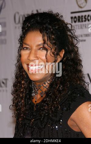 File photo : Sängerin Natalie Cole kommt bei der Benefizgala "The Angel Ball" 2005 an, die am Montag, 14. November 2005 im Marriott Marquis in New York City, USA, stattfand. Natalie Cole, zu deren Hits das Duett Unforgettable mit ihrem Vater Nat King Cole gehörte, ist im Alter von 65 Jahren gestorben. Der Grammy-Gewinner starb am Donnerstagabend in einem Krankenhaus in Los Angeles. Foto von Nicolas Khayat/ABACAPRESS.COM Stockfoto