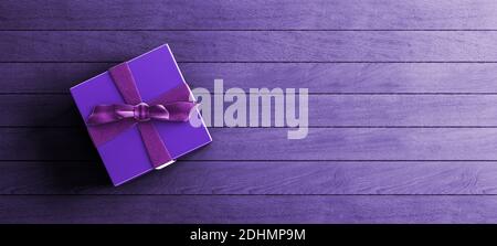 Mock-up Poster, Luxus lila Geschenkbox mit Satinschleife auf Distressed lila Holz Planken Hintergrund, Nachtszene, 3D Render, 3D Illustration Stockfoto