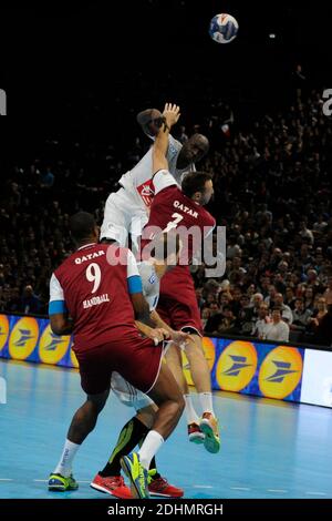 Frankreichs Olivier Nyokas beim Handballspiel der Goldenen Liga, Frankreich gegen Katar in der AccorHotels Arena in Paris, Frankreich am 9. Januar 2016. Katar gewann 28-25. Foto von Henri Szwarc/ABACAPRESS.COM Stockfoto