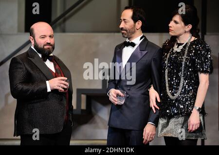 Christophe Canard, Eric Delcourt et Samantha Benoit performent lors du filage de la piece 'Rumeurs' au Theatre Fontaine a Paris, France le 15 Janvier 2016. Foto von Aurore Marechal/ABACAPRESS.COM Stockfoto