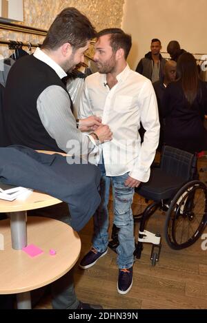 Backstage du second defile Fashionhandi 'Fashion for all', A Paris, France, le 16 janvier 2016. Organisieren par l'Association Fashionhandi, Pendant le mois de la Mode a Paris, ce defile met en scene des Mannequins en Situation de Handicap et des valides. Fashionhandi est presidee par Sandrine Ciron, une jeune femme en Situation de Handicap. A l'origine de l'Association, elle a cree un Blog eponyme sur sa Passion, la Mode. Son objectif est de renforcer la visibilite et l'Integration des personnes handicapees. Foto Edouard Bernaux/ABACAPRESS.COM Stockfoto