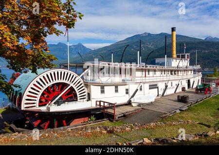 Die SS Moyie ist ein Raddampfer, der von 1898 bis 1957 am Kootenay Lake in British Columbia, Kanada arbeitete. Nach ihr fast sechzig Ye Stockfoto