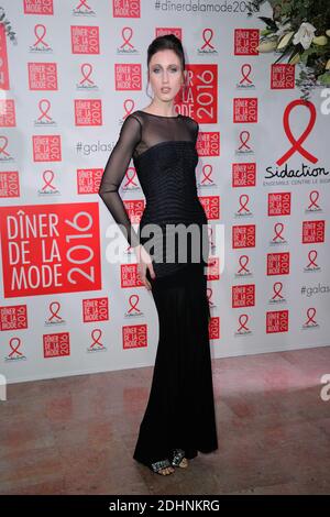 Anna Cleveland beim Sidaction Gala Dinner 2016 im Rahmen der Paris Fashion Week am 28. Januar 2016 in Paris, Frankreich. Foto von Alban Wyters/ABACAPRESS.COM Stockfoto