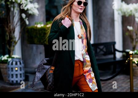 Street style, Ankunft bei Designers Nest Herbst-Winter 2016-2017 Show im Hotel d Angleterre, in Kopenhagen, Dänemark, am 5. Februar 2016. Foto von Marie-Paola Bertrand-Hillion/ABACAPRESS.COM Stockfoto