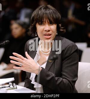 Die Bürgermeisterin von Flint, Karen Weaver, bezeugt am Mittwoch, den 10. Februar 2016, auf dem Capitol Hill während einer Anhörung zur Wasserkrise von Flint in Washington, DC, USA. Foto von Olivier Douliery/ABACAPRESS.COM Stockfoto