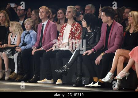 Beck, Justin Bieber, Joan Jett und Mark Ronson besuchen die Saint Laurent Show im Hollywood Palladium am 10. Februar 2016 in Los Angeles, CA, USA. Foto von Lionel Hahn/ABACAPRESS.COM Stockfoto