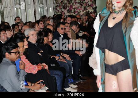 Martin Lamotte assiste au defile Haute couture en faveur de l'Association Meghanora au Salon des miroirs a Paris, France le 20 fevrier 2016. Foto von Alban Wyters/ABACAPRESS.COM Stockfoto