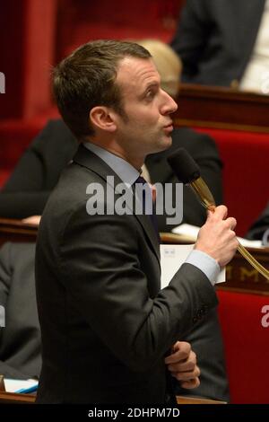 Der Minister für Wirtschaft, Industrie und Digitalsektor Emmanuel Macron bei einer Sitzung mit Fragen an die Regierung am 1. März 2016 in der französischen Nationalversammlung in Paris, Frankreich. Foto von Henri Szwarc/ABACAPRESS.COM Stockfoto