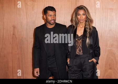 Russell Wilson und Ciara nehmen an der Givenchy Show im Rahmen der Paris Fashion Week Herbst/Winter 2016/17 im Carreau du Temple in Paris, Frankreich am 06. März 2016 Teil. Foto von Audrey Poree/ABACAPRESS.COM Stockfoto