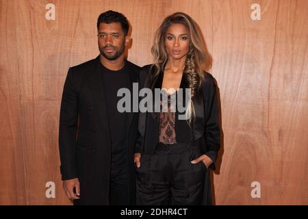 Russell Wilson und Ciara nehmen an der Givenchy Show im Rahmen der Paris Fashion Week Herbst/Winter 2016/17 im Carreau du Temple in Paris, Frankreich am 06. März 2016 Teil. Foto von Audrey Poree/ABACAPRESS.COM Stockfoto