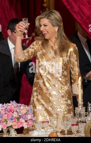 Königin Maxima aus den Niederlanden gibt bei einem Staatsessen, das der französische Präsident Francois Hollande zu Ehren des niederländischen Königspaares im Elysee-Palast in Paris, Frankreich, am 10. März 2016 veranstaltet, einen Toast ab. Das niederländische Königspaar ist auf einem zweitägigen Staatsbesuch in Frankreich. Foto von Niviere-Villard/Pool/ABACAPRESS.COM Stockfoto