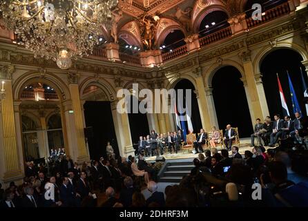 Atmosphäre bei einem Empfang, der von der Pariser Bürgermeisterin Anne Hidalgo zu Ehren von König Willem-Alexander und Königin Maxima der Niederlande am 10. März 2016 im Pariser Rathaus Hotel de Ville in Paris, Frankreich, veranstaltet wurde. Das niederländische Königspaar ist auf einem zweitägigen Staatsbesuch in Frankreich. Foto von Christian Liewig/ABACAPRESS.COM Stockfoto