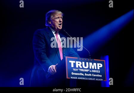 Der republikanische Präsidentschaftskandidat Donald Trump spricht während einer Wahlkampfveranstaltung im TD Convention Center am 15. Februar 2016 in Greenville, South Carolina. Foto von Olivier Douliery/ABACAPRESS.COM Stockfoto