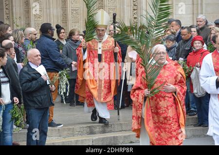 Le Cardinal Philippe Barbarin préside la célébration du Dimanche des Rameaux à la Cathédrale St-Jean le 20 mars 2016, à Lyon, Frankreich. Foto Julien Reynaud/APS-Medias/ABACAPRESS.COM Stockfoto