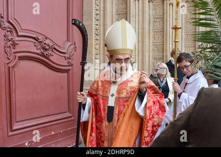 Le Cardinal Philippe Barbarin préside la célébration du Dimanche des Rameaux à la Cathédrale St-Jean le 20 mars 2016, à Lyon, Frankreich. Foto Julien Reynaud/APS-Medias/ABACAPRESS.COM Stockfoto