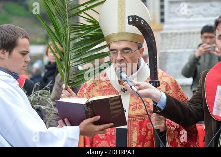 Le Cardinal Philippe Barbarin préside la célébration du Dimanche des Rameaux à la Cathédrale St-Jean le 20 mars 2016, à Lyon, Frankreich. Foto Julien Reynaud/APS-Medias/ABACAPRESS.COM Stockfoto