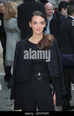 CHARLOTTE LE BON ANKUNFT AU DATEI 'CHANEL' LORS DE LA FASHION WEEK DE PARIS Foto von Nasser Berzane/ABACAPRESS.COM Stockfoto