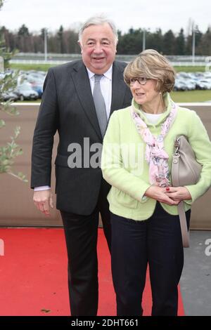 GERARD LARCHER ET SA FEMME CHRISTINE WEISS - 95EME PRIX D'AMERIQUE OPODO A L'HIPPODROME DE VINCENNES Foto von Nasser Berzane/ABACAPRESS.COM Stockfoto