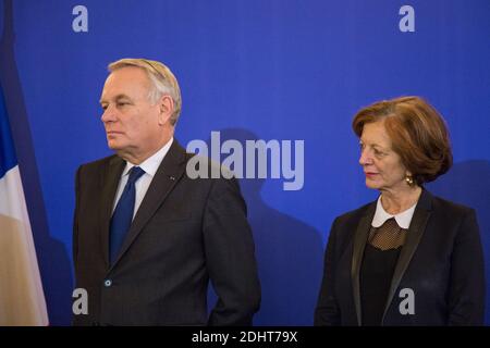 JEAN MARC AYRAULT, NOUVEAU MINISTRE DES AFFAIRES ETRANGERES, BRIGITTE AYRAULT - PASSATION DE POUVOIR AU QUAI D'ORSAY, MINISTERE DES AFFAIRES ETRANGERES FOTO VON NASSER BERZANE/ABACAPRESS.COM Stockfoto