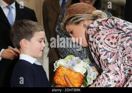 LE ROI WILLEM-ALEXANDER ET LA REINE MAXIMA DES PAYS-BAS ARRIVENT A L'HOTEL DE VILLE DE PARIS RECU PAR LA MAIR ANNE HIDALGO ET HARLEM DESIR SECRETAIRE D'EAT AUX AFFAIRES EUROPEENNES. Foto von Nasser Berzane/ABACAPRESS.COM Stockfoto